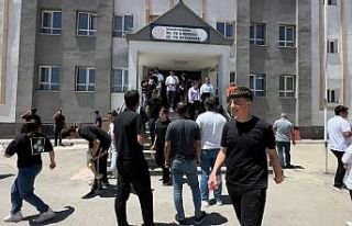 Yüksekova’da YKS sınavın birinci oturumu sona...