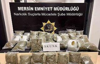 Yün torbalarında kilolarca uyuşturucu ele geçirildi:...