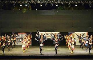 Yunusemre Belediyespor halk oyunlarında Türkiye...