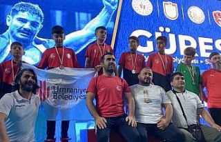 Yunusemreli güreşçiler Türkiye şampiyonu oldu