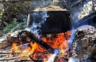 Yüzyıllardır süren geleneksel yöntemlerle pekmez...