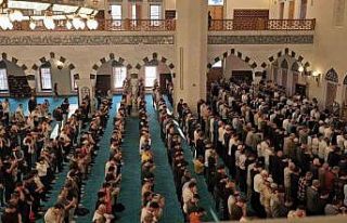 Zonguldak’ta bayram namazı kılındı