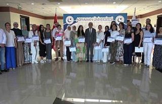 14 ülkeden gelen uluslararası öğrenciler Türkçe...