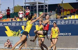 2025 Avrupa Plaj Hentbol Şampiyonası’nda ilk gün...