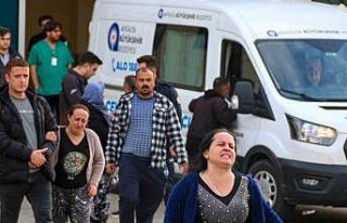 3 çocuğunun annesini 17 bıçak darbesiyle öldüren...