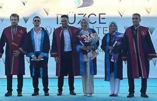 53 yaşında üniversiteden mezun oldu: Bölümü...