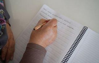 64 yaşında azmiyle okuma yazma öğrendi: "Okumak...