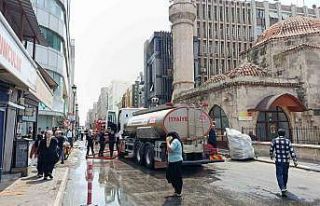 Adana’da kuyumcudaki yangın paniğe neden oldu