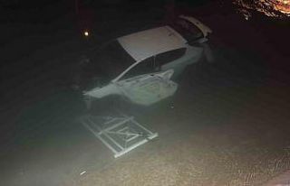 Adana’da otomobil sulama kanalına düştü: 3 yaralı