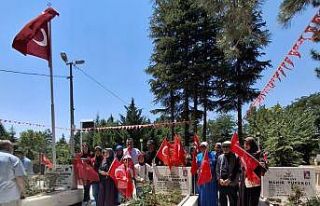 Adanalı üniversite öğrencileri Şehit Ömer Halisdemir’in...