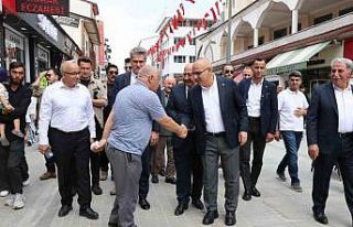 Ağrı Valisi Koç, Cumhuriyet Caddesi’nde esnaf...