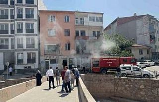Aksaray’da apartmanda yangın paniği