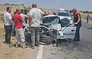 Aksaray’da otomobil ile kamyonet çarpıştı: 1...