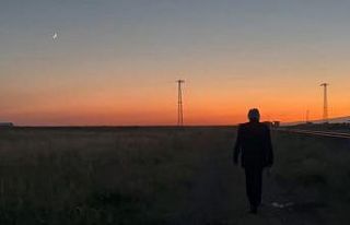 Akyaka’da gökyüzü kızıla büründü