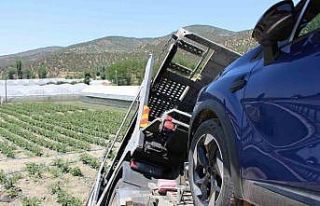 Amasya’da çarpışan tır ile kamyonet tarlaya...