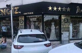 Amasya’da kaza yapan aracın vitrine çarptığı...