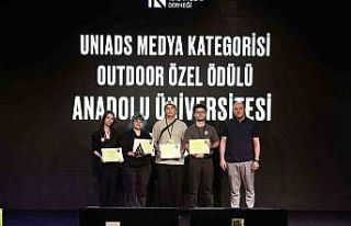 Anadolu Üniversitesi öğrencilerine "UNIADS...