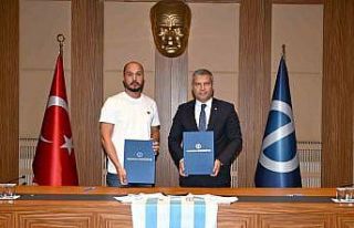 Anadolu Üniversitesi Spor Kulübü Futbol Şubesi...