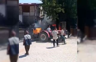 Anız yangını rüzgarın etkisi ile eve sıçradı