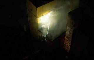 Ankara’da konveyör bant fabrikasında yangın çıktı