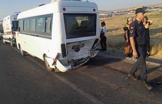 Ankara’da otomobil işçi servisine arkadan çarptı:...