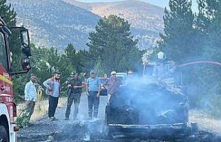 Ankara’da saman yüklü römork yandı