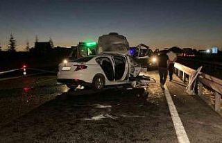 Ankara’da ters yöne giren araç minibüs ile kafa...