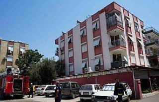 Antalya’da apartman dairesinde yangın korkuttu