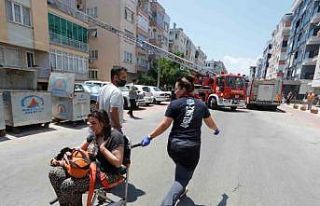 Antalya’da apartmanda çıkan yangında 7’si çocuk...