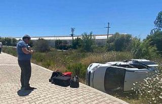 Antalya’da hafif ticari araç şarampole yuvarlandı:...