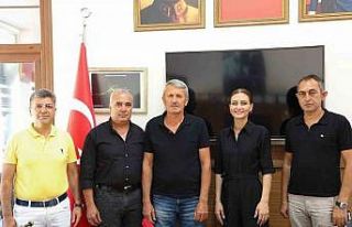 Antalyalılar Derneği, ilçelerde teşkilatlanıyor