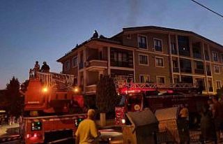 Apartman yangınında 2’nci kattan düşen kişi...