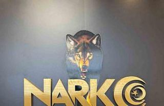 Aracın kapı döşemesinin arkasından 1 kilo 126...