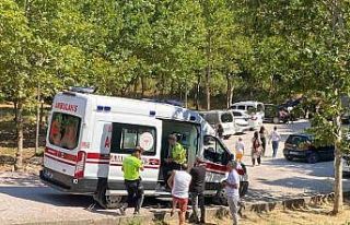 Aracını park etmek isterken 7 metrelik kanala düştü