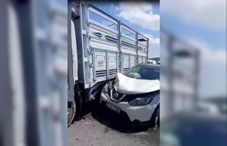 Ardahan’da kamyonet ile otomobil çarpıştı: 1...