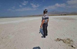 Arin Gölü misafirlerini ağırlıyor