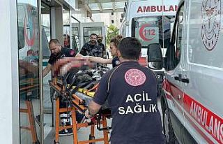 Arkadaşını bıçaklayıp balkondan aşağıya atan...