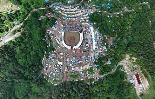 Artvin’in Kafkasör Yaylası’nda boğaların 44....