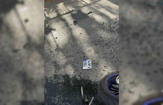 Avcılar’da kaza yapan motosiklet böyle savruldu