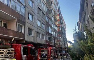 Avcılar’da korkutan çatı yangını