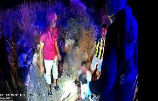 Ayağı janta sıkışan motosiklet sürücüsünü...