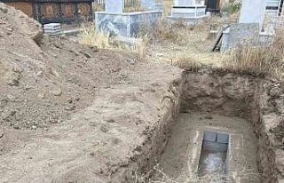 Babası tarla sürerken traktörden düşen çocuk...