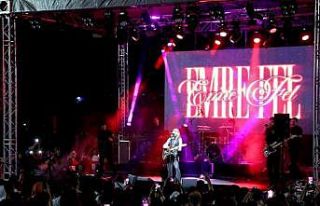 Bafra’da Emre Fel konseri