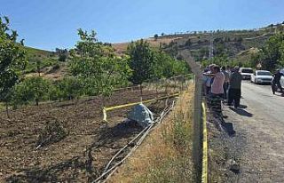 Bahçesinde kazı yaparken toprak altında kalan şahıs...