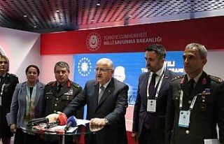 Bakan Güler’den, IDEF’te kurulan ‘2025 Aile...