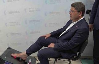 Bakan Tunç, ayak sağlığı muayenesi oldu