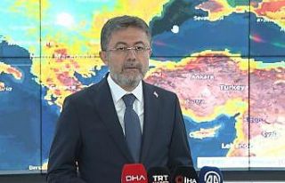 Bakan Yumaklı: "4 ilimizdeki 5 yangın kontrol...