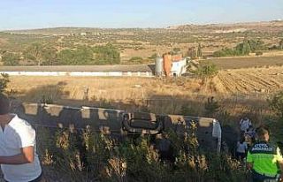 Balıkesir’de yolcu otobüsü devrildi: 1’i ağır...