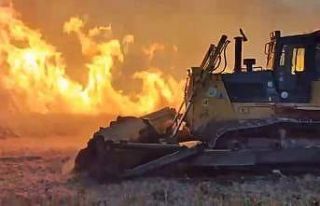 Balıkesir’deki arazi yangınına müdahale sürüyor