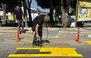 Bandırma’da yaya geçitleri yenileniyor